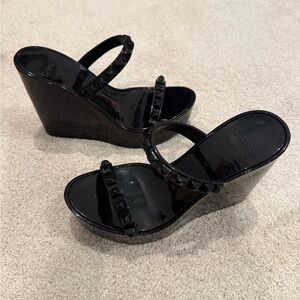 Carmen Sol Black Patent Wedge Sandals